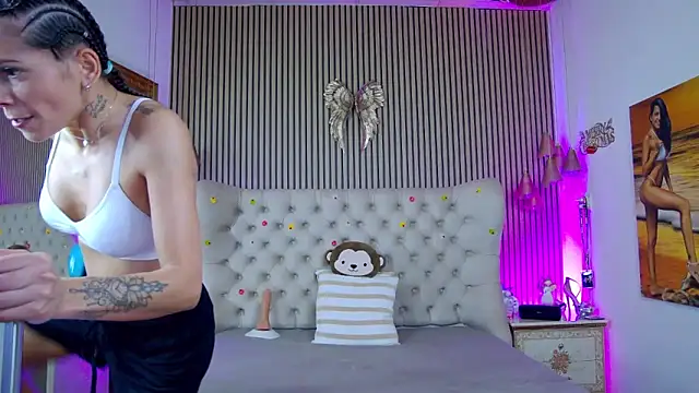 PlayfulShow's cam snapshot