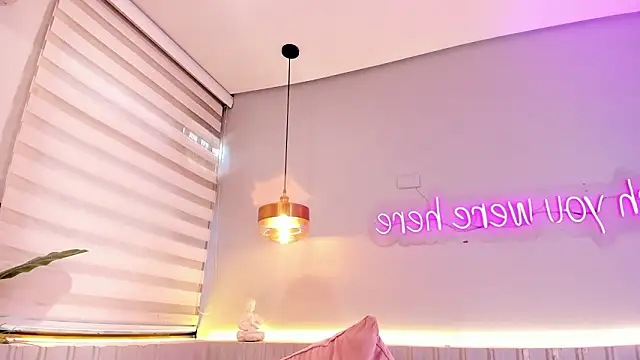 tinnymonroe's cam snapshot