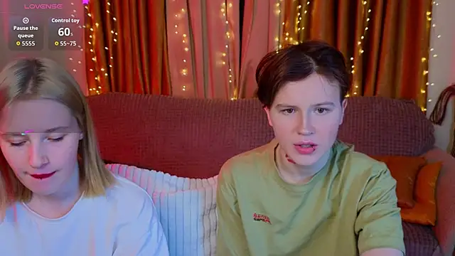 Girls_Fingers's cam snapshot