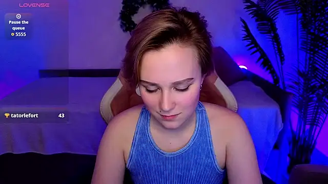 Ellie_Heavenly's cam snapshot