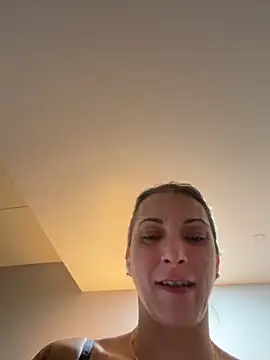 cumguzzler143's cam snapshot