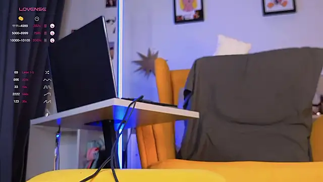 goddes_helga_feet's cam snapshot