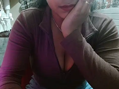 LovingPihu's cam snapshot