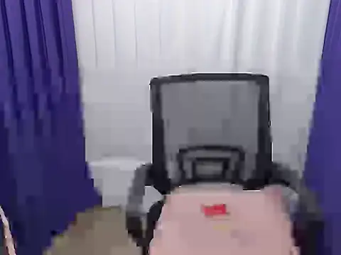 Lovely_apple19's cam snapshot