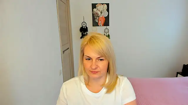 Alicee_Gracee's cam snapshot