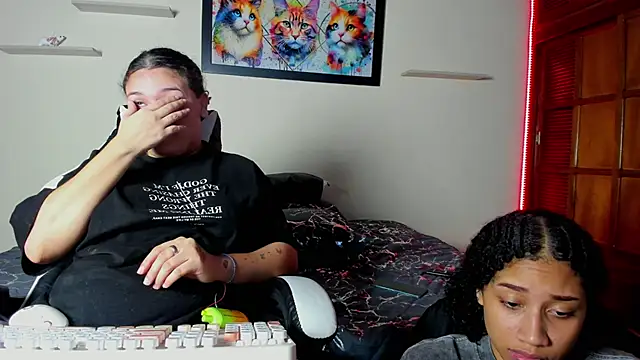 meredit_cris23 live sex cam