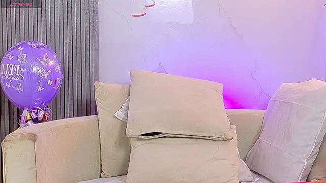 ebonydreams01's cam snapshot