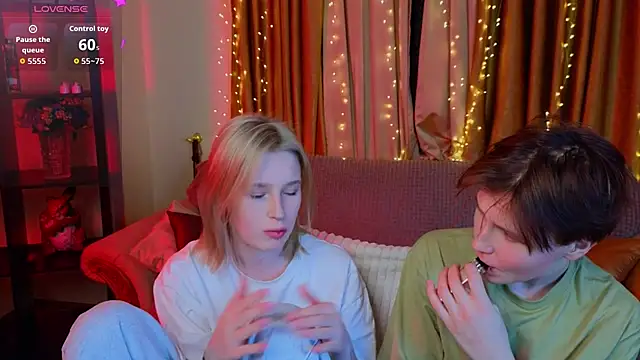 Girls_Fingers live sex cam