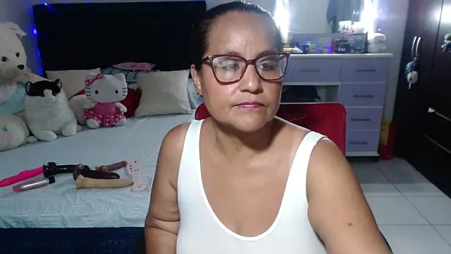 pervert_mommy_'s cam snapshot