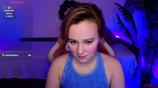 Ellie_Heavenly's cam snapshot