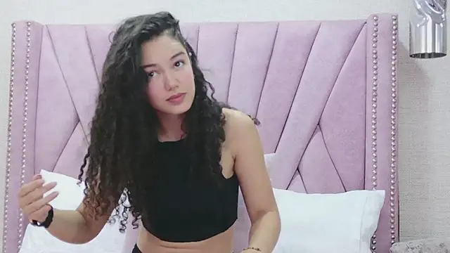 RoxanaAngel's cam snapshot