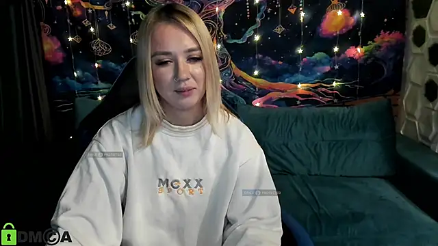 CrystalGirl99's cam snapshot