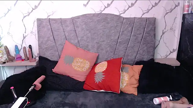 VIOLETTA-HOT's cam snapshot