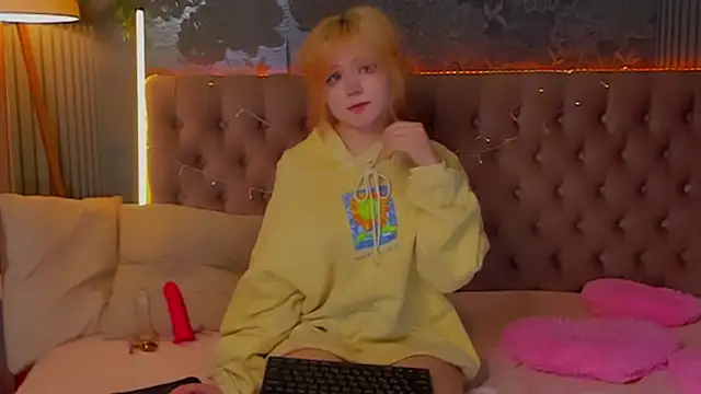 EmilyAngells's cam snapshot