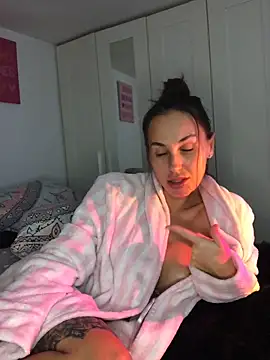 Rosieredxox's cam snapshot