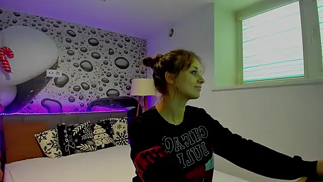 AlmaFancy's cam snapshot