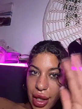 AlyssaHottv_ live sex cam