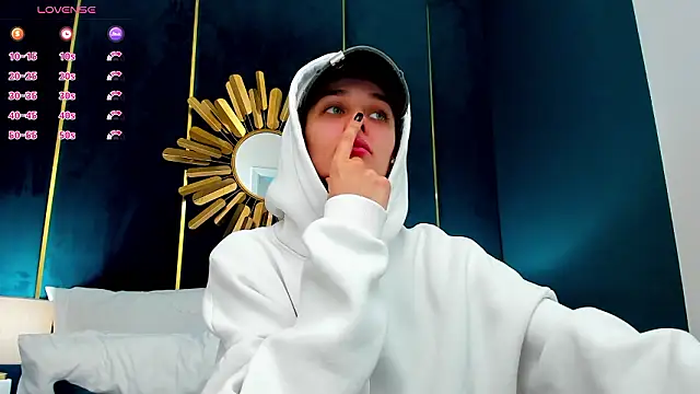 AprilWong live sex cam