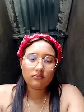 young_dairy01's cam snapshot