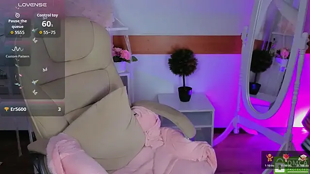 Erica__Alta's cam snapshot