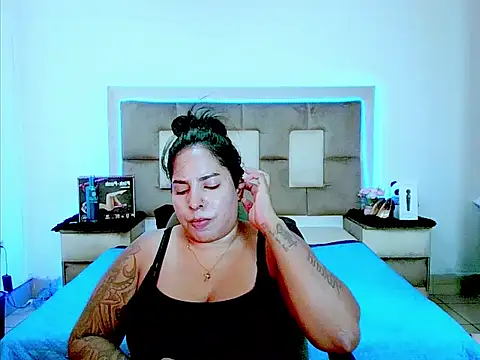 indiantopaz694u's cam snapshot