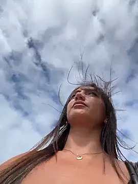 Ninabigtitied's cam snapshot