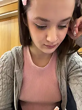 KittyQueeny live sex cam