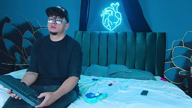 Kamie_SebasDolce live sex cam