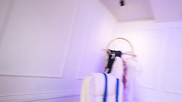 elasummer live sex cam