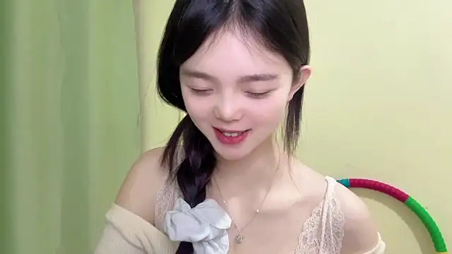 Nicole-13 live sex cam