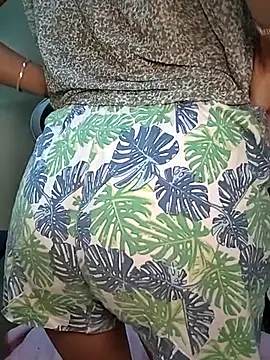 Isha_Sax live sex cam