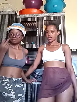 Sexylionessxx27's cam snapshot