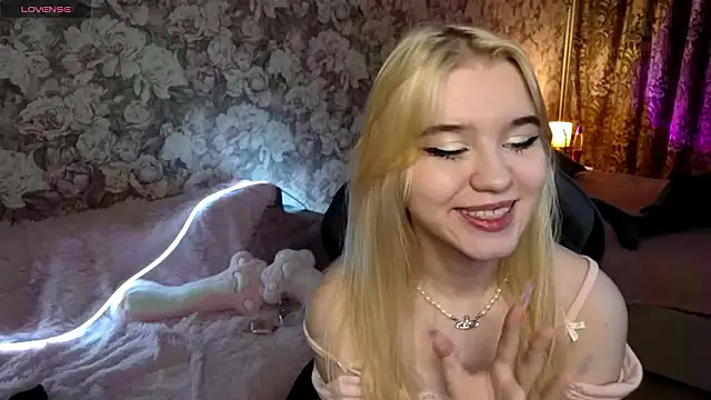 JudithPeach live sex cam