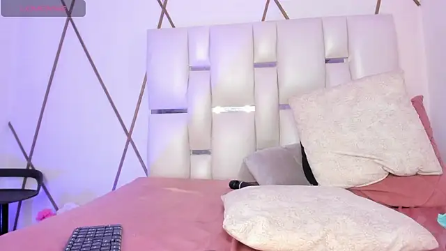 Venuswilds's cam snapshot