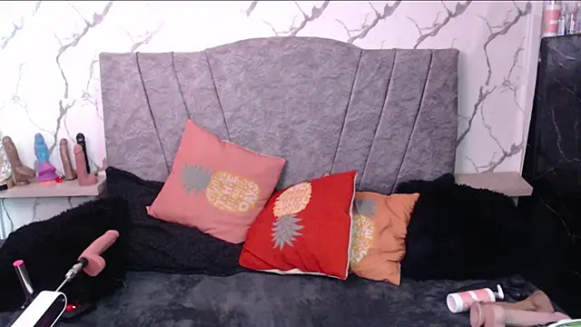 VIOLETTA-HOT live sex cam