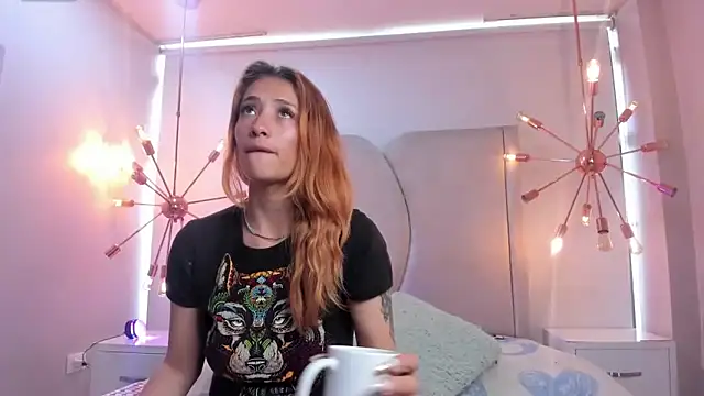 zoe_taylorr1's cam snapshot