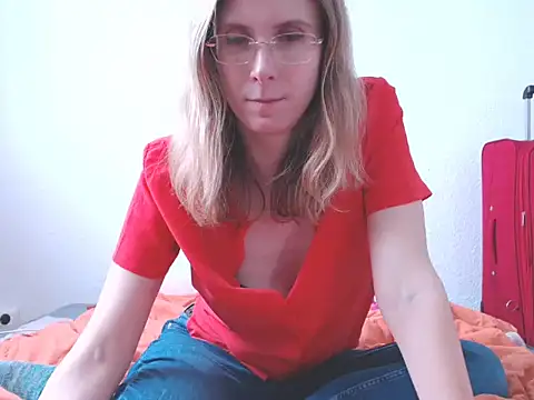 EllyEdelweiss's cam snapshot