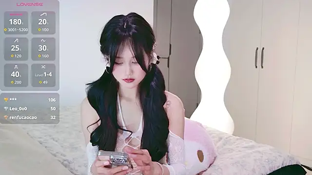 schoolgirl-nurse's cam snapshot