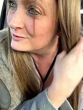 HoneyBluex live sex cam