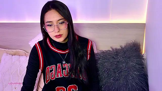 AliceeBloom's cam snapshot