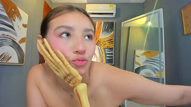 nina_swaan's cam snapshot