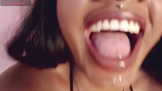 ebony_boobs020's cam snapshot