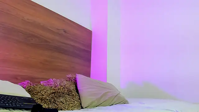 BellaSky1's cam snapshot