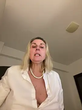 Amelia9798's cam snapshot