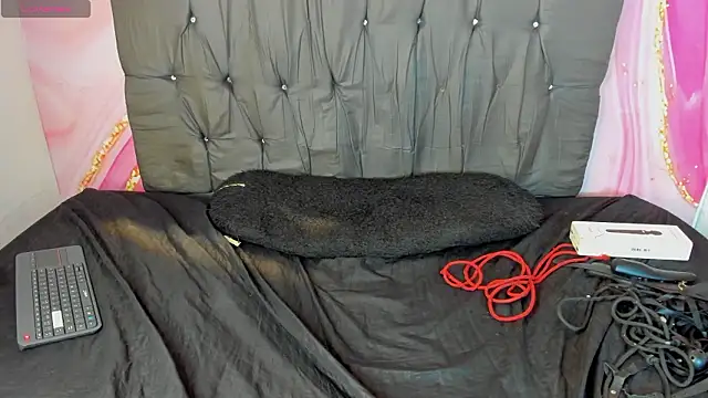 Blair_BigTits's cam snapshot