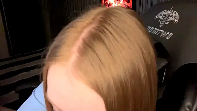 EmilyBubble's cam snapshot