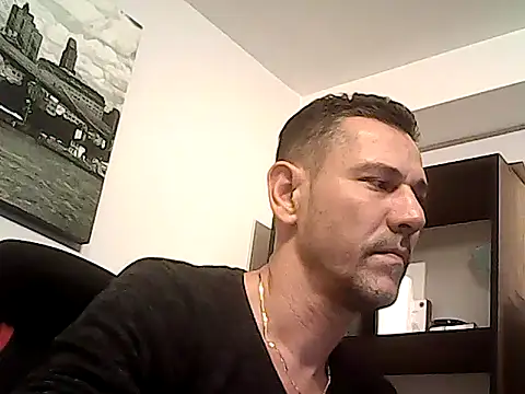 mastercharisma35's cam snapshot