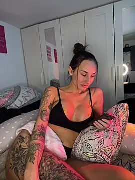 Rosieredxox's cam snapshot