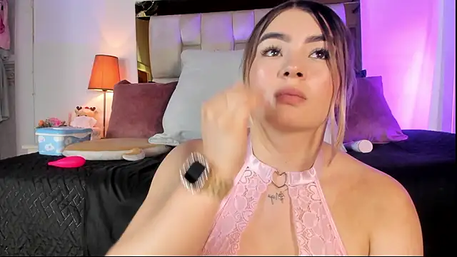 emmy_r's cam snapshot