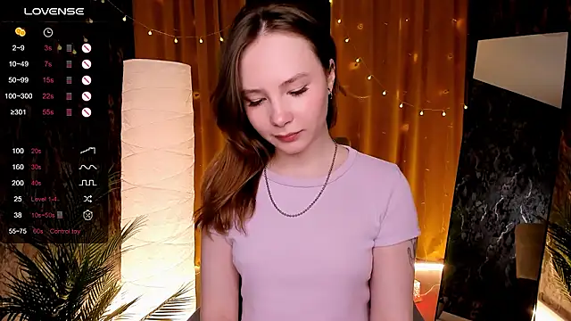 LanaBlu_'s cam snapshot